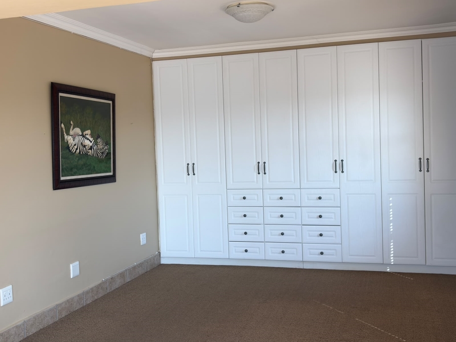 6 Bedroom Property for Sale in West Bank Eastern Cape